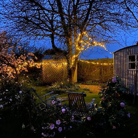 The Wayside Shepherd Hut บิวลี ภายนอก รูปภาพ