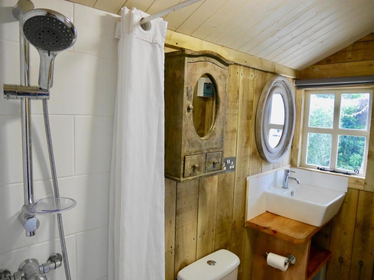 The Wayside Shepherd Hut บิวลี ภายนอก รูปภาพ